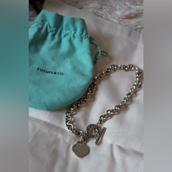 Heart Tag Toggle Necklace - Picture 3 of 10